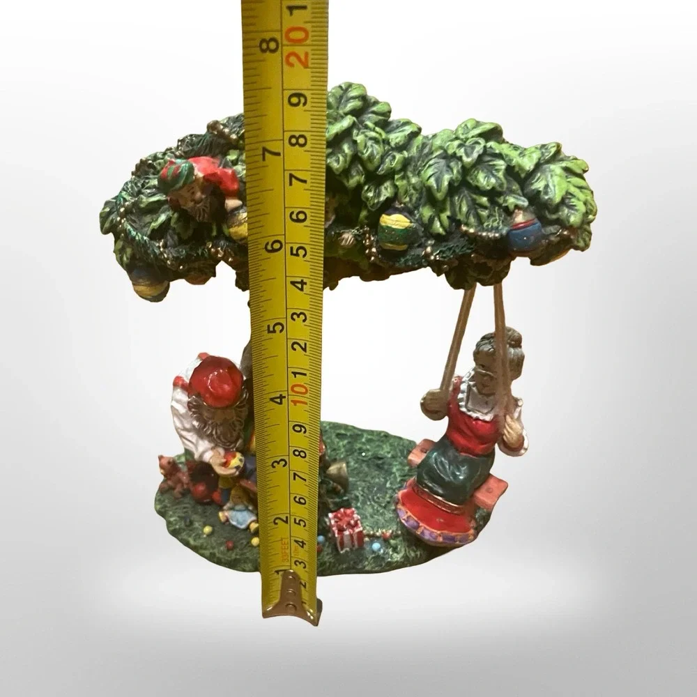 Vintage 1994 Santa and Mrs Claus Christmas Figurine Tree Swing Resin Decor‎